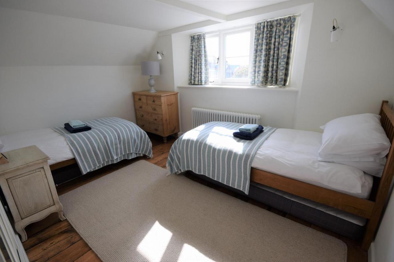 Greystone Cottage - Sea Views, Short Stroll To A Beautiful Sandy Beach Brook  Zewnętrze zdjęcie