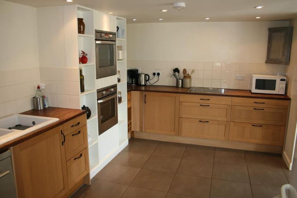 Greystone Cottage - Sea Views, Short Stroll To A Beautiful Sandy Beach Brook  Zewnętrze zdjęcie
