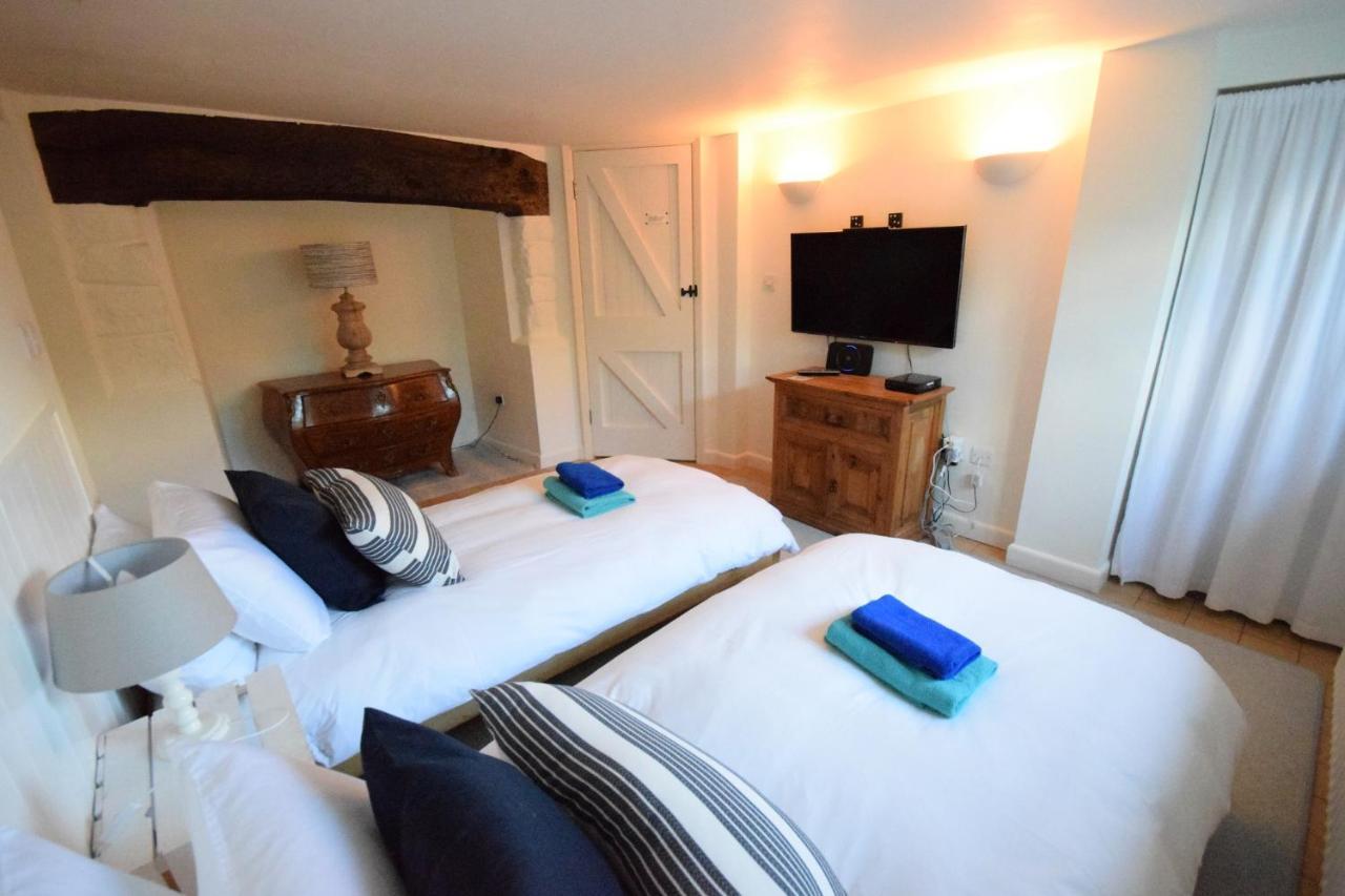 Greystone Cottage - Sea Views, Short Stroll To A Beautiful Sandy Beach Brook  Zewnętrze zdjęcie